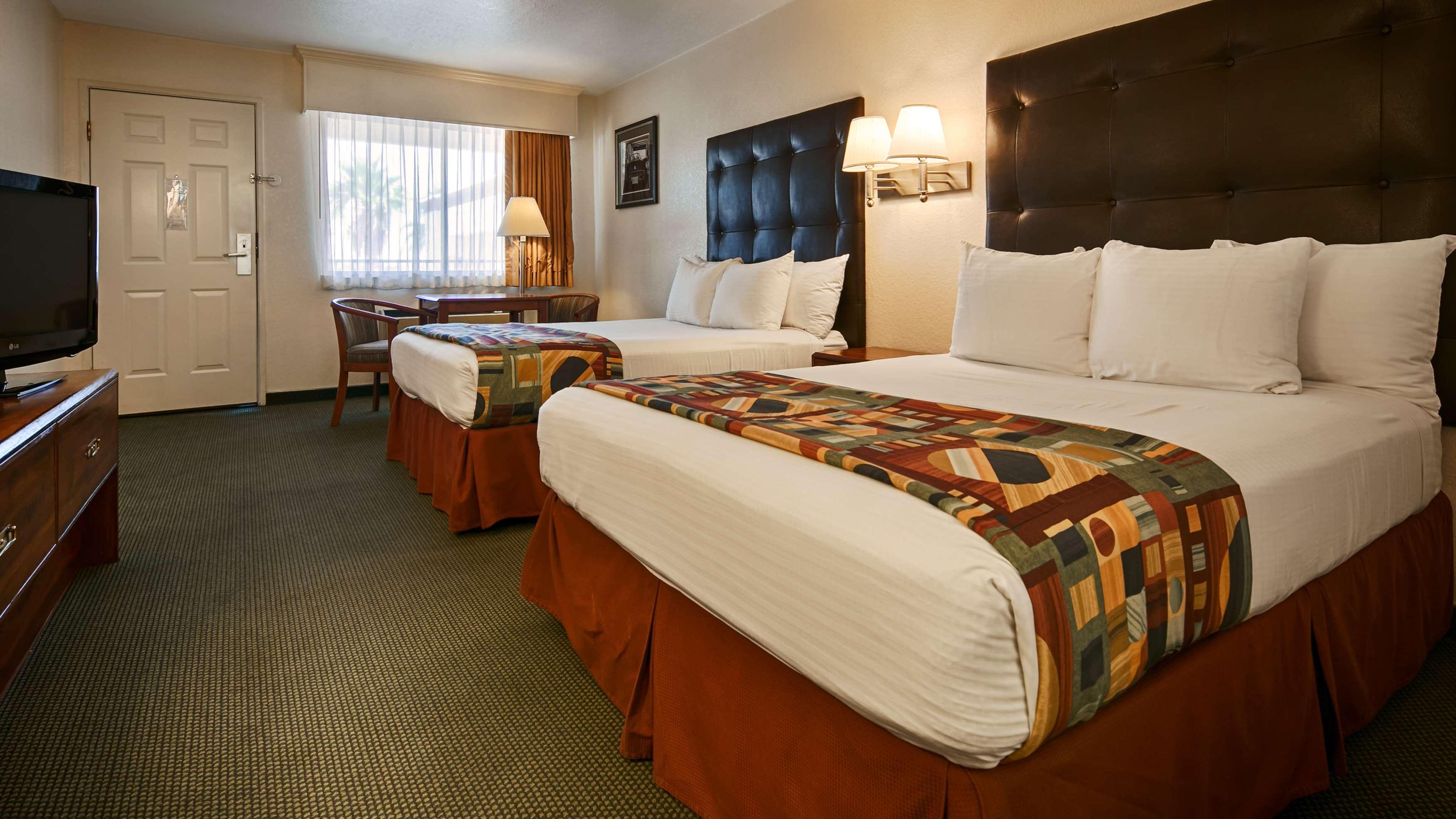 Best Western Colorado River Inn Нидлс Экстерьер фото