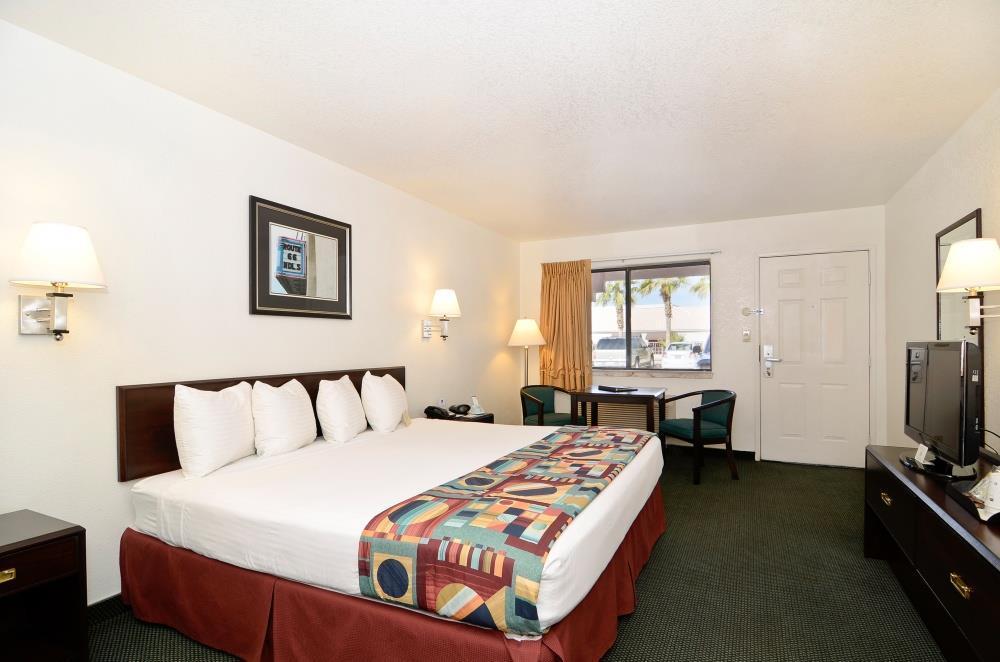 Best Western Colorado River Inn Нидлс Экстерьер фото