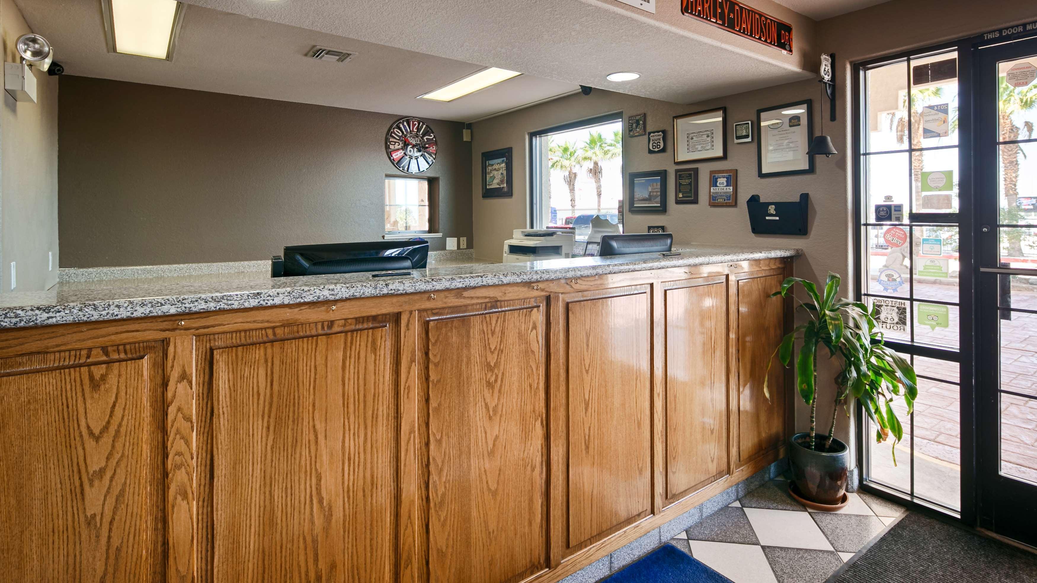 Best Western Colorado River Inn Нидлс Экстерьер фото