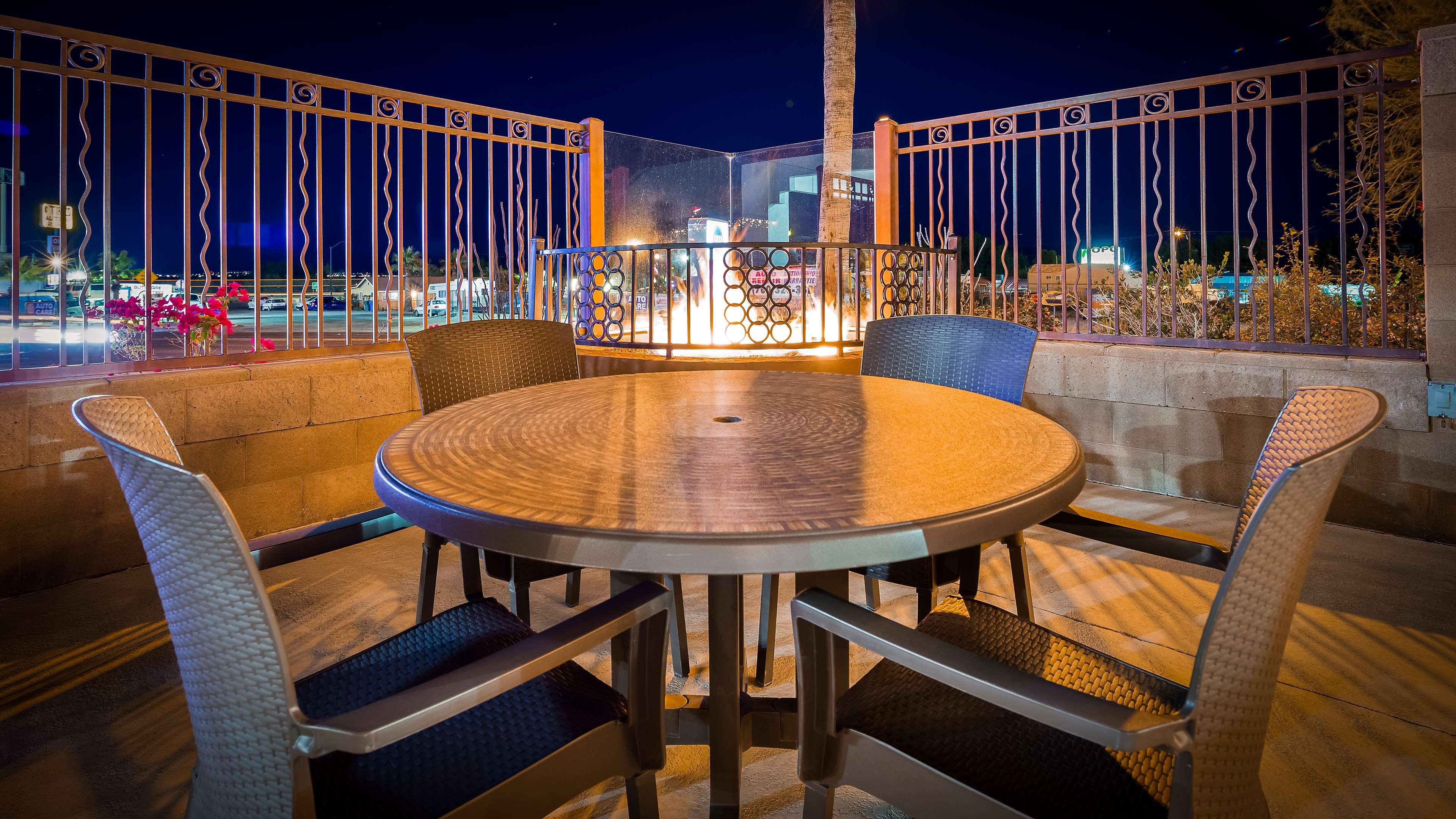 Best Western Colorado River Inn Нидлс Экстерьер фото